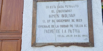 ¿Homenaje a Bolívar? …o un monumento al descuido (Más Caucherazos aquí) 👇🏽 