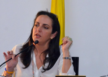 María Fernanda Cabal renuncia al Centro Democrático por presuntas irregularidades