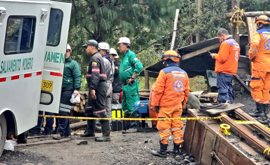Confirman la muerte de dos de los seis trabajadores atrapados en socavón de Guachetá
