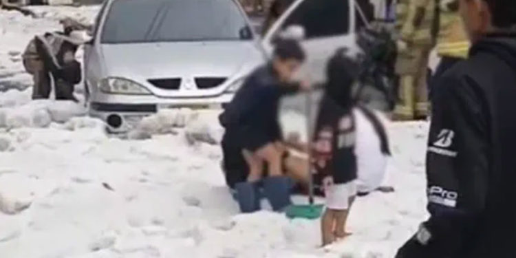 Fuerte granizada cubrió de blanco a Bogotá