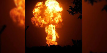 Gases y llamaradas: volcán de lodo provoca daños viales en Antioquia