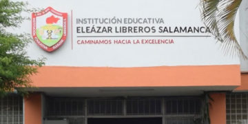 Institución educativa de Andalucía restringirá el uso de celulares en clase desde 2026