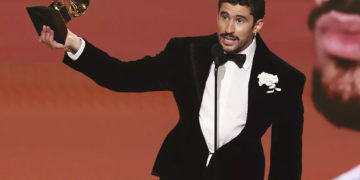 “No somos salvajes ni extraterrestres”: Bad Bunny critica políticas migratorias de EE. UU. tras ganar tres Grammy