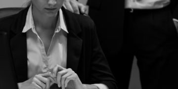 Abren proceso interno en Caracol por señalamientos contra dos periodistas