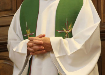 Capturan a sacerdote señalado de abuso a un acólito de 13 años