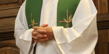 Capturan a sacerdote señalado de abuso a un acólito de 13 años