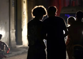 Cuba sufre apagón total tras colapso del sistema eléctrico nacional