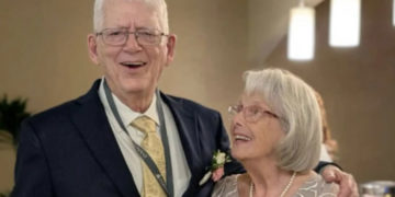 El amor no se jubila: pareja de adultos mayores sorprende con su matrimonio