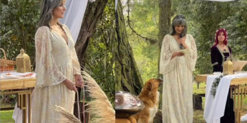 La ex presentadora Silvia Corzo sorprende al “casarse” consigo misma en una ceremonia íntima