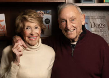 Pareja dona 120 millones de dólares al hospital veterinario que salvó la vida de su perro