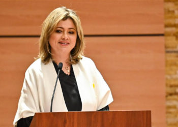 Sergio Fajardo anuncia a Edna Bonilla como su fórmula vicepresidencial