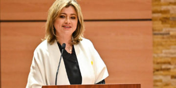 Sergio Fajardo anuncia a Edna Bonilla como su fórmula vicepresidencial