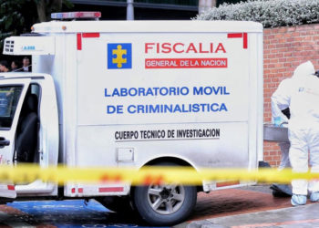 Autoridades investigan muerte de joven en fiesta con extranjeros