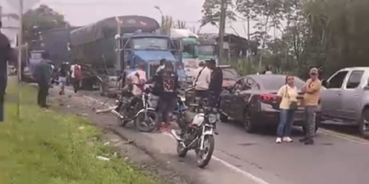 Comunidades de Anchicayá bloquean la vía Buga – Buenaventura – Buga