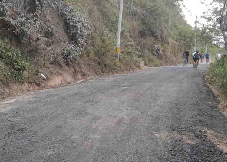 Incineran dos vehículos en la vía al Picacho en Tuluá