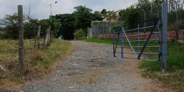 Incineran dos vehículos en la vía al Picacho en Tuluá