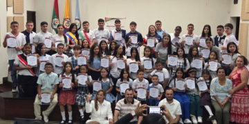 Personeros estudiantiles de Tuluá recibieron certificación en acto oficial