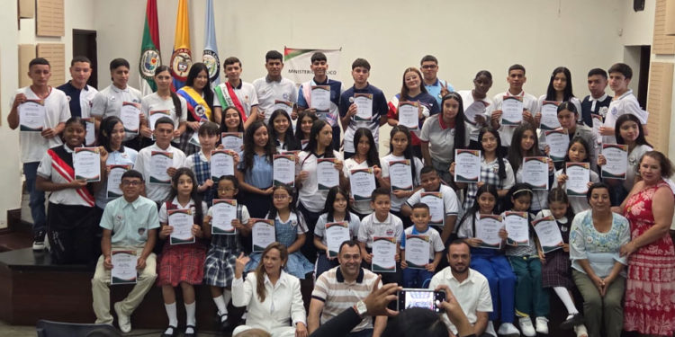 Personeros estudiantiles de Tuluá recibieron certificación en acto oficial