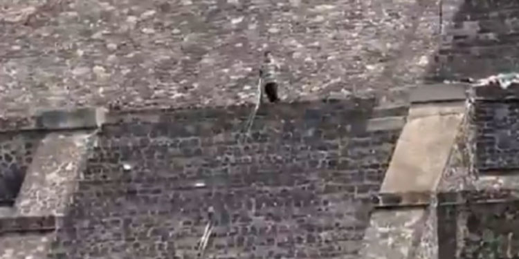 Tiroteo en las pirámides de Teotihuacán, México, deja una turista muerta y varios heridos