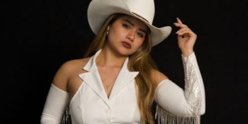 Valerie, “La Voz del Despecho”, conquista corazones con su éxito “Padre y Madre”