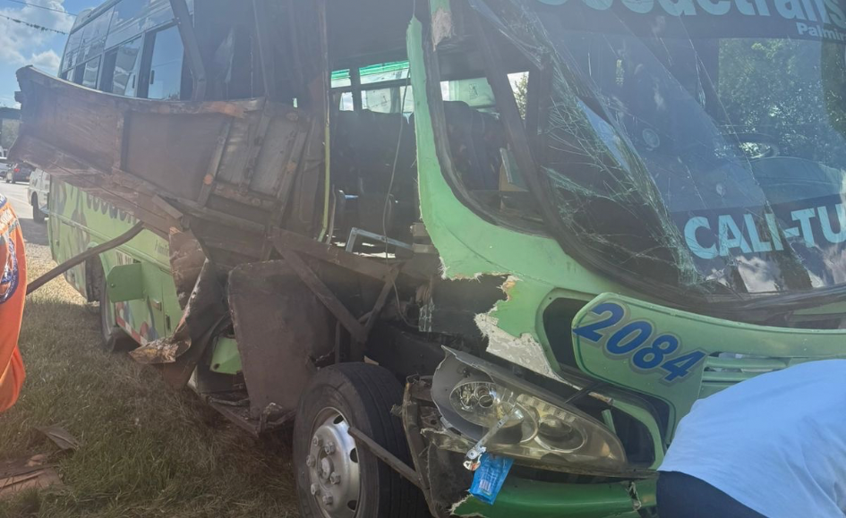 Accidente de tránsito en la vía Tuluá–Buga: autoridades piden precaución