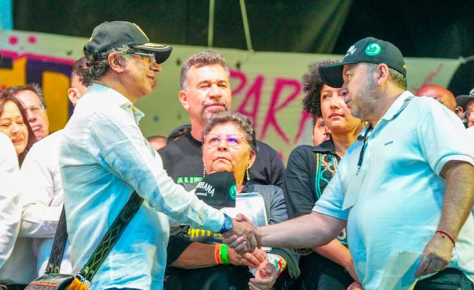 Parranda en cárcel frena diálogos: Gobierno suspende mesa de paz con bandas de Medellín