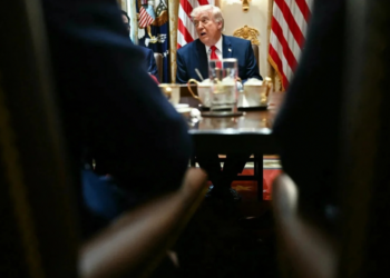 EE.UU. e Irán bajan las armas en la mesa de negociación, pero falta el «ok» de Trump