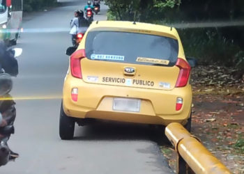 Hallan dos cuerpos sin vida junto a taxi abandonado en zona rural de Jamundí