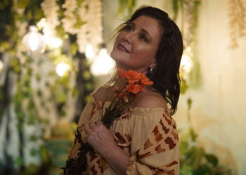 Mónica Kremer enamora con “Amor Bonito”, su nuevo sencillo presentado en el concierto Cancionero del Alma