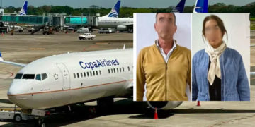 Niña descubrió a pareja teniendo relaciones durante un vuelo internacional