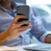 Usar el celular en el trabajo podría terminar en despido, advierte la Corte