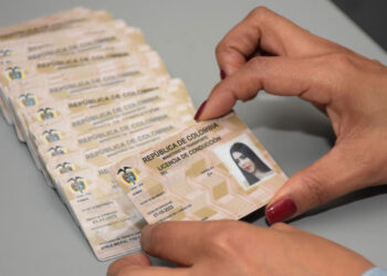 Cambian las reglas para conducir en Colombia: así funcionará la licencia por puntos
