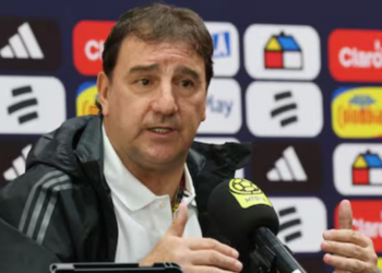 Néstor Lorenzo salió a defender a la Tricolor en medio de la controversia