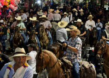 Cerca de 1.500 ejemplares participaron en la cabalgata que abrió la Feria 68 de Tuluá