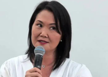 Keiko Fujimori remonta el escrutinio y queda a un paso de la Presidencia de Perú