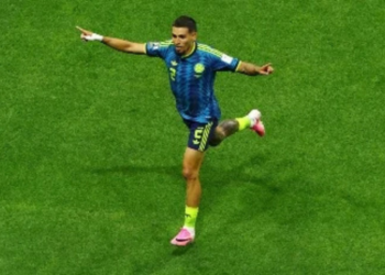 Daniel Muñoz marca el primer gol de Colombia en el Mundial 2026