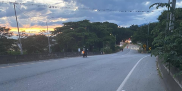Vía Buga – Tuluá amanece despejada tras noche de disturbios