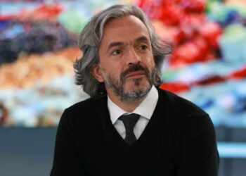 Juan Daniel Oviedo no respalda a Cepeda ni a Abelardo y pide más debates
