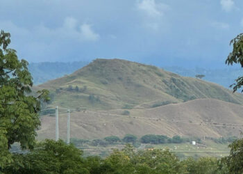 La cruz de El Picacho ya no está: comenzó la transformación del emblemático cerro