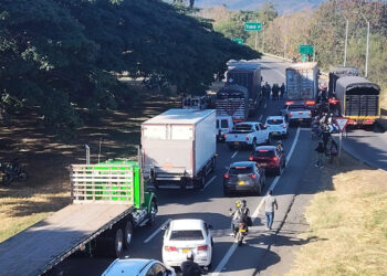 Así está el panorama en la entrada norte de Tuluá tras el inicio de los bloqueos