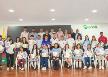 Contralores escolares se formarán en segunda lengua con la UCEVA