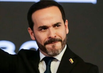 «Cualquiera que incurra en corrupción recibirá todo el peso de la ley»: De la Espriella inicia el empalme con un mensaje contundente