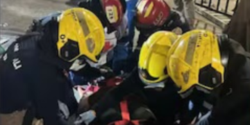 Mujer con discapacidad visual fue rescatada de una alcantarilla