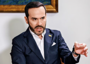 De La Espriella confirmó cierre de embajadas y nuevos cambios