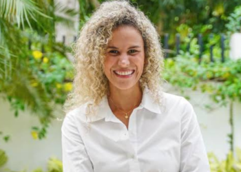 Abelardo anuncia a Natalia López como ministra de Trabajo