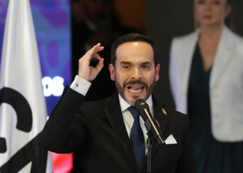 De la Espriella suspende el empalme con el Gobierno de Gustavo Petro