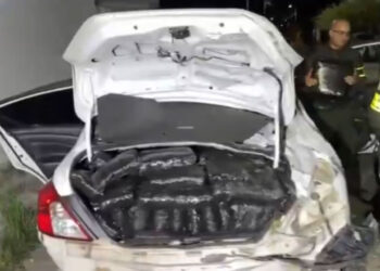 Vehículo se volcó y las autoridades hicieron inesperado hallazgo