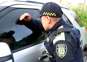 Difunden lista de vehículos bajo alerta por posible uso en atentados