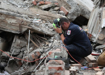 Terremoto deja 304 muertos y más de 292.000 afectados