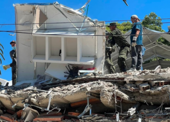 Gobierno decreta emergencia económica por el terremoto